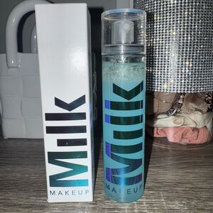 MILK HYDRO GRIP SETTING SPRAY 💦